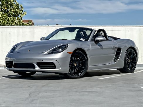 Used 2019 Porsche 718 Boxster RWD image 2
