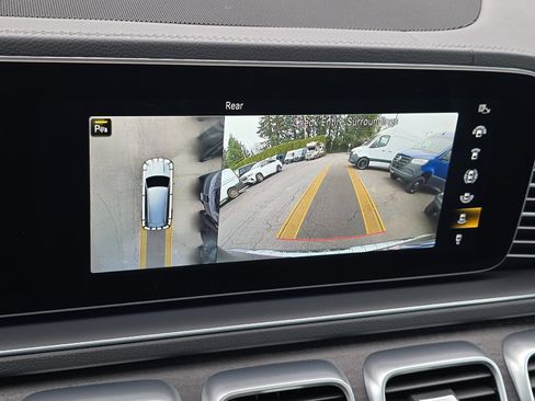 Used 2023 Mercedes-Benz GLS 580 4MATIC image 21