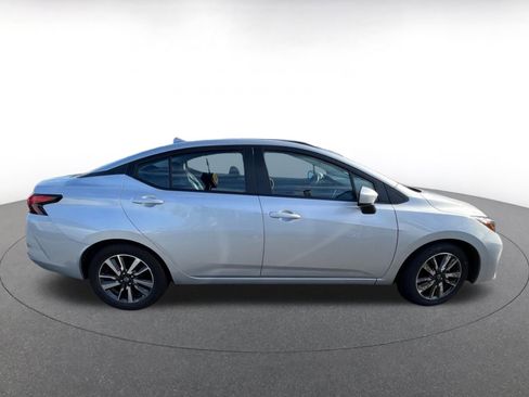 Used 2025 Nissan Versa SV image 8