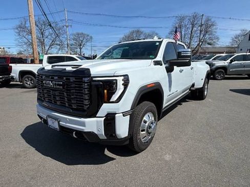 New 2026 GMC Sierra 3500 Denali Ultimate AWD/4WD image 3
