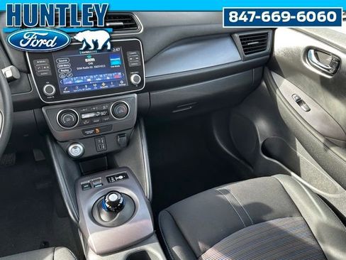 Used 2025 Nissan Leaf S image 15