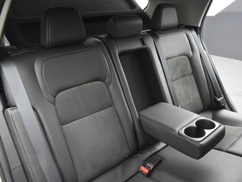 Used 2023 Nissan Ariya AWD image 22