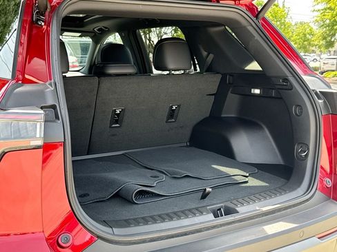 Used 2026 Chevrolet Equinox LT w/ Convenience Package II FWD image 34