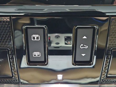 Used 2023 Land Rover Range Rover SE image 41