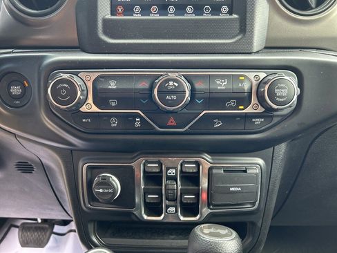 Used 2021 Jeep Wrangler Unlimited Sport image 21