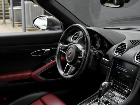 Used 2021 Porsche 718 Boxster S RWD image 25