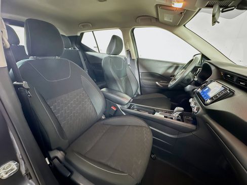 Used 2024 Nissan Kicks SV image 28