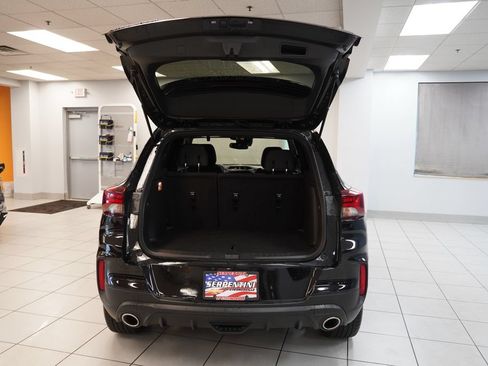 Used 2023 Chevrolet TrailBlazer RS w/ Convenience Package AWD/4WD image 9