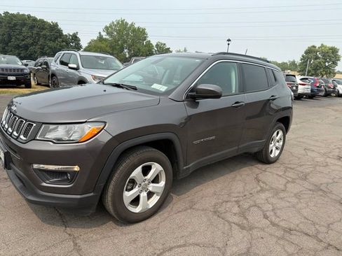 Used 2019 Jeep Compass Latitude AWD/4WD image 4