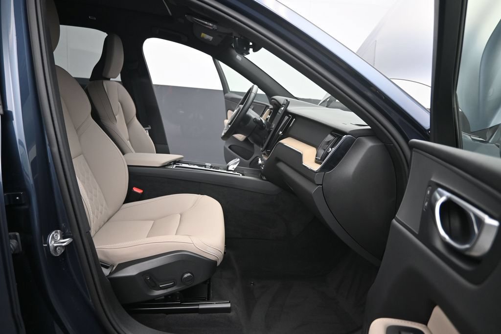 Certified 2026 Volvo XC60 B5 Plus AWD/4WD image 14