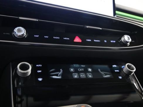 New 2026 Genesis GV70 2.5T AWD/4WD image 28