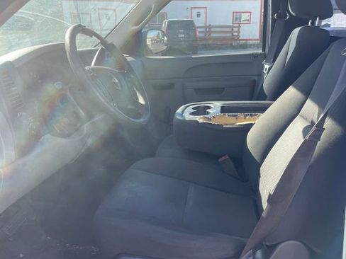 Used 2013 Chevrolet Silverado 1500 W/T image 2