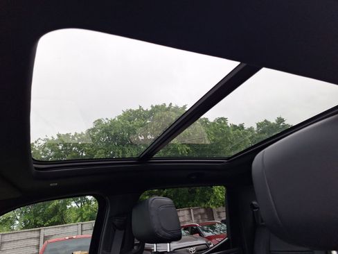 Used 2025 Toyota Tundra Platinum image 31