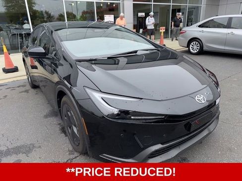 Used 2025 Toyota Prius LE FWD image 2