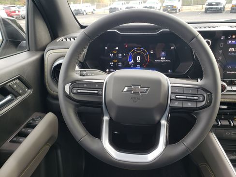 New 2026 Chevrolet Colorado ZR2 w/ Technology Package image 16