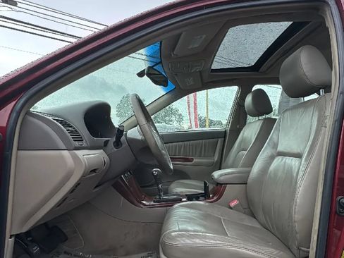 Used 2005 Toyota Camry LE FWD image 11
