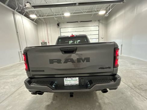 New 2026 RAM 1500 Big Horn AWD/4WD image 7