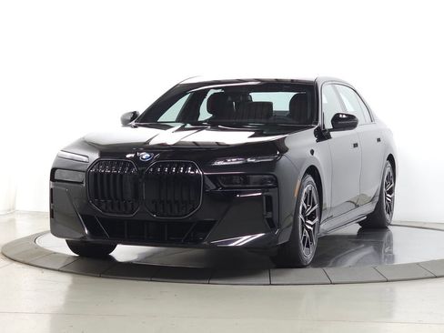 Used 2026 BMW i7 xDrive60 w/ Executive Package AWD/4WD image 4