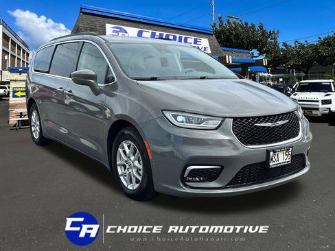 Used 2022 Chrysler Pacifica Touring-L FWD image 10