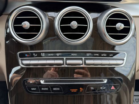 Used 2019 Mercedes-Benz GLC 300 GLC 300 w/ Multimedia Package image 32