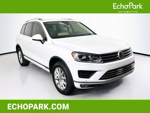 Used 2016 Volkswagen Touareg Sport image 1