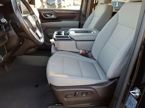 Used 2022 GMC Yukon XL SLE w/ Gmc Pro Safety Plus Package AWD/4WD image 5
