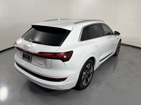 Used 2021 Audi e-tron Prestige w/ Prestige Package AWD/4WD image 37