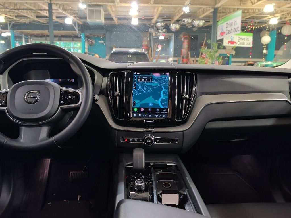 Used 2025 Volvo XC60 B5 Plus AWD/4WD image 15