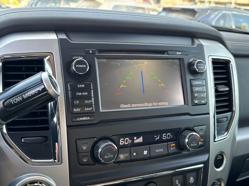 Used 2018 Nissan Titan PRO-4X w/ Pro-4x Convenience Package AWD/4WD image 30
