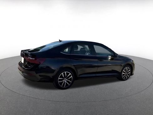 Used 2025 Volkswagen Jetta SE image 15