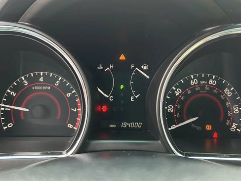 Used 2013 Toyota Highlander SE FWD image 12