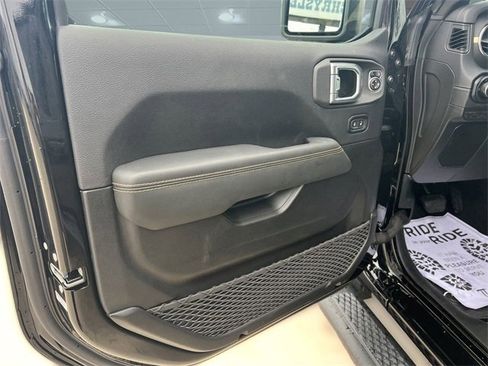 New 2025 Jeep Gladiator Sport w/ Premium Package image 21