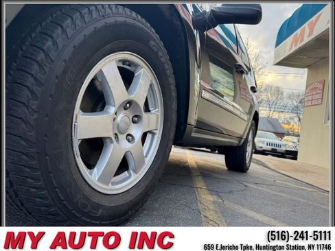 Used 2010 Jeep Grand Cherokee Laredo image 10