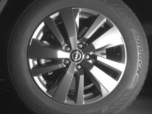 Used 2025 Nissan Pathfinder SV image 12