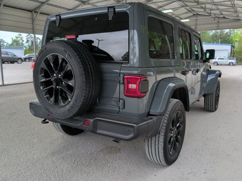 Used 2025 Jeep Wrangler Unlimited Sahara w/ Safety Group image 3