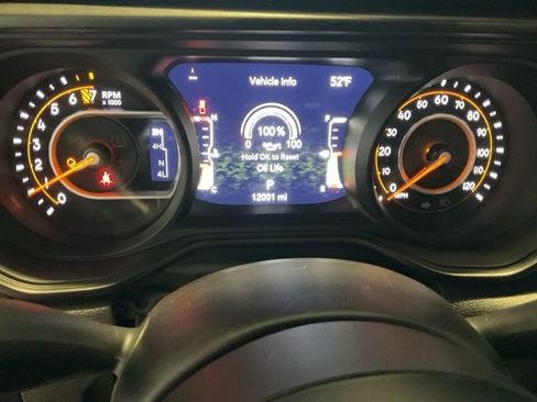 Used 2024 Jeep Gladiator Sport image 8