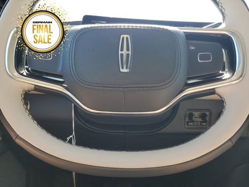 New 2025 Lincoln Navigator Reserve image 21