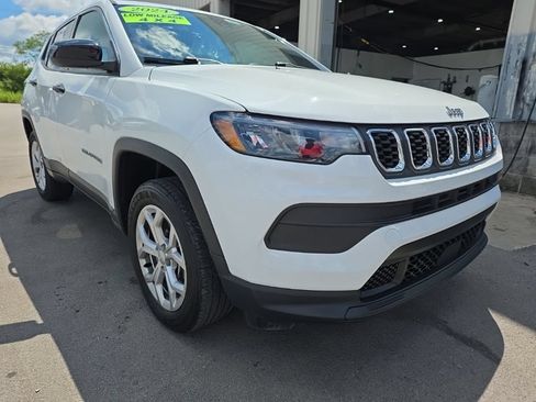 Used 2024 Jeep Compass Sport AWD/4WD image 3