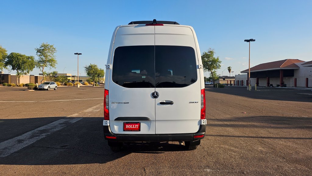 Used 2024 Mercedes-Benz Sprinter 2500 image 9