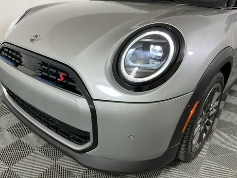 Certified 2025 MINI Cooper S image 9