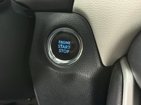 Used 2022 Toyota RAV4 XLE Premium image 15