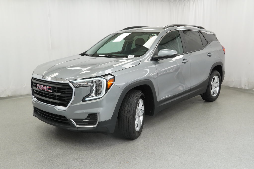 Used 2024 GMC Terrain SLE w/ Driver Convenience Package AWD/4WD image 7