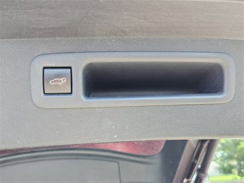 Used 2022 Toyota Highlander XLE image 14