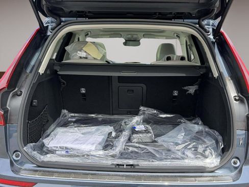 New 2026 Volvo XC60 T8 Ultra w/ Protection Package Premier AWD/4WD image 13