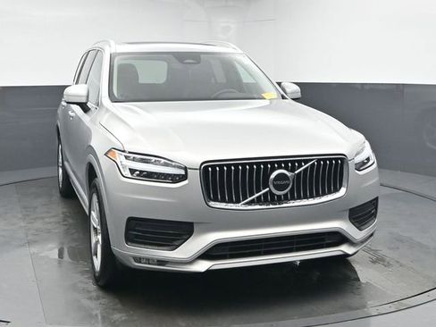 Used 2023 Volvo XC90 B5 Core image 2