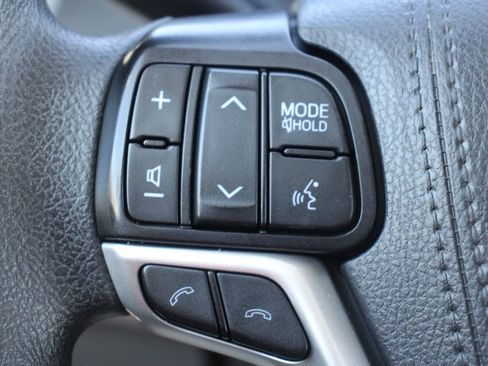 Used 2020 Toyota Sienna L FWD image 21