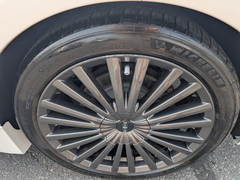 Used 2018 Lincoln MKZ Reserve AWD/4WD image 9