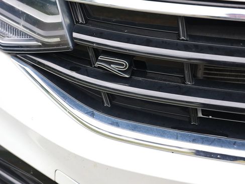 Used 2022 Volkswagen Tiguan SE R-Line AWD/4WD image 7