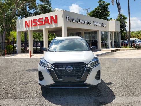 Certified 2023 Nissan Kicks SR image 2