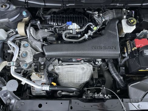 Certified 2018 Nissan Rogue S image 26